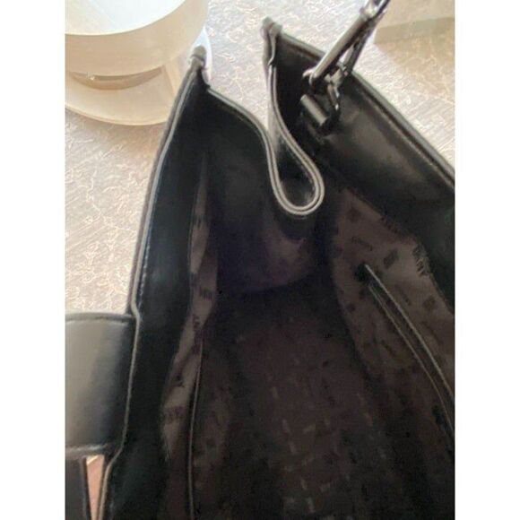 Black DKNY LEATHER PURSE with straps - Picture 6 of 11